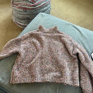 Cropped turtleneck fuzzy sweater #sweater #turtleneck #pinksweater